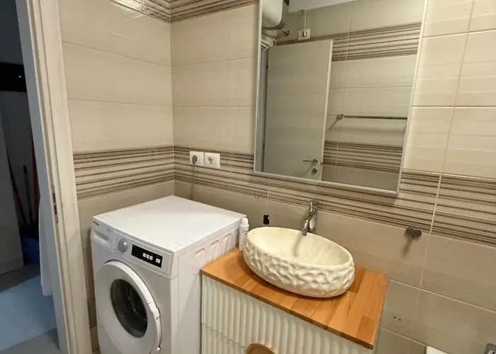 Sol Heart Of Blloku * 地拉那